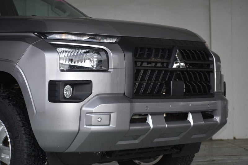 2025 Mitsubishi Triton DC GLX 4WD 6At image 4