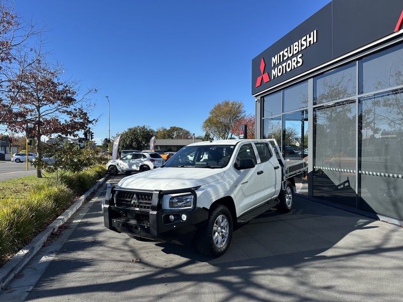 2025 Mitsubishi Triton DC GLX 4WD Farmpack - Fa... image 3