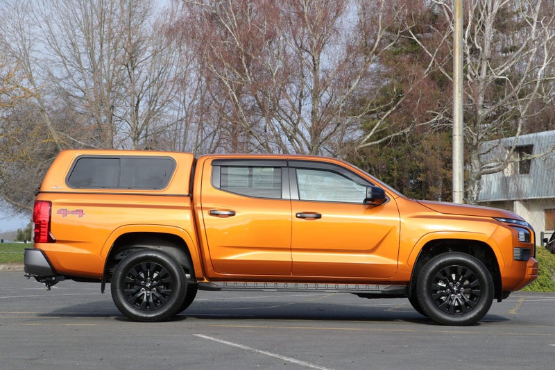 2025 Mitsubishi Triton Dc GLX Sport 4WD 6At image 3