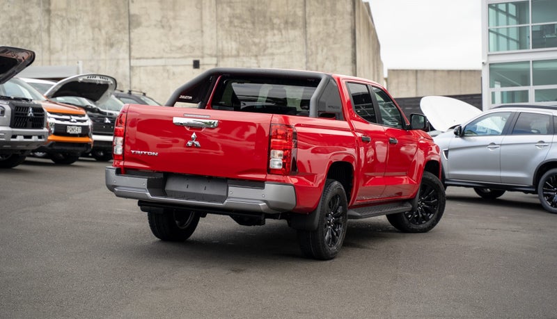 2025 Mitsubishi Triton Dc Glx Sport 4Wd 6At image 2