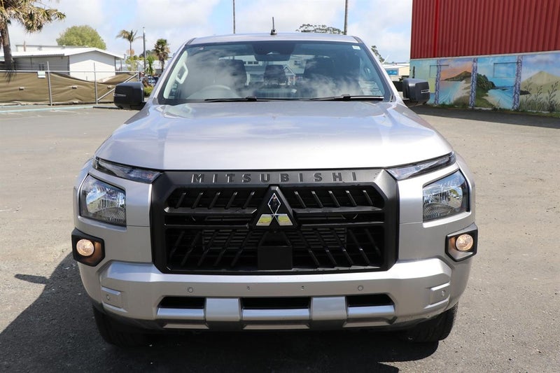 2025 Mitsubishi Triton DC GLX SPORT 4WD 6AT image 2