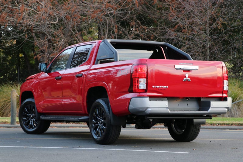 2025 Mitsubishi Triton Dc GLX Sport 4WD 6At image 2