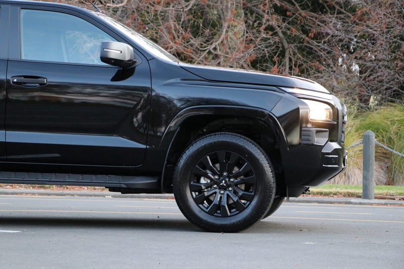 2025 Mitsubishi Triton Dc GLX Sport 4WD 6At image 4