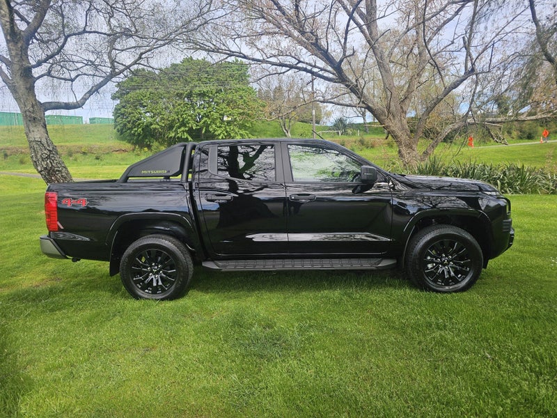 2025 Mitsubishi Triton DC GLX SPORT 4WD 6AT image 2