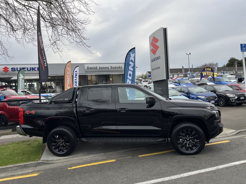 2025 Mitsubishi Triton DC GLX SPORT 4WD 6AT image 4