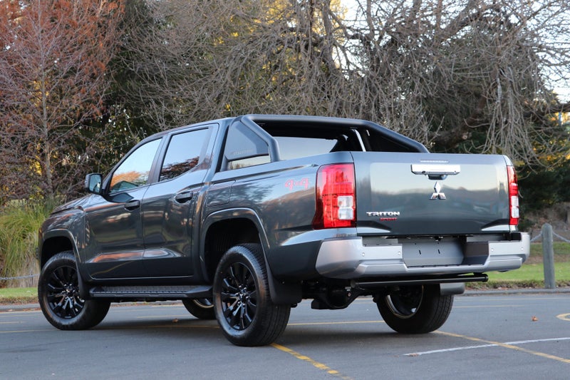 2025 Mitsubishi Triton Dc GLX Sport 4WD 6At image 2
