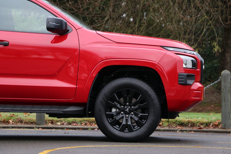 2025 Mitsubishi Triton Dc GLX Sport 4WD 6At image 3