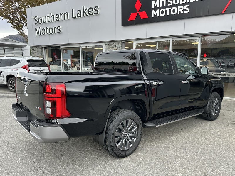 2025 Mitsubishi Triton DC GLXR 4WD 6AT image 3