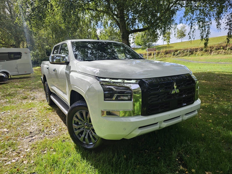 2025 Mitsubishi Triton DC GLXR 4WD 6AT 2.4D image 1