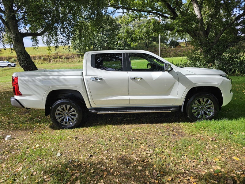 2025 Mitsubishi Triton DC GLXR 4WD 6AT 2.4D image 2