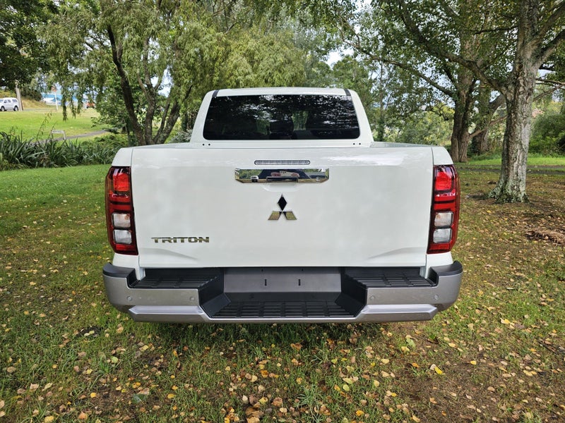 2025 Mitsubishi Triton DC GLXR 4WD 6AT 2.4D image 4
