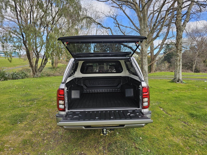 2025 Mitsubishi Triton DC GLXR 4WD 6AT 2.4D image 5
