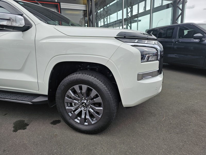 2025 Mitsubishi Triton DC GLXR 4WD 6AT 2.4D image 4