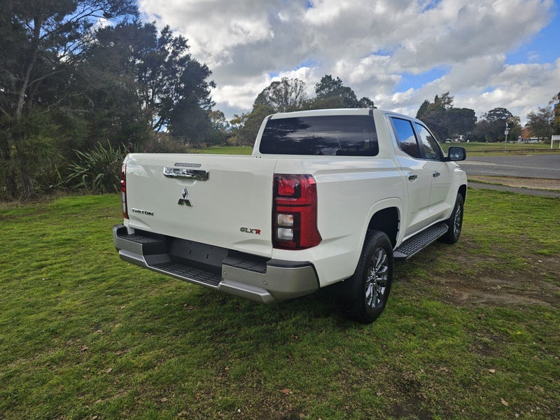 2025 Mitsubishi Triton DC GLXR 4WD 6AT 2.4D image 3