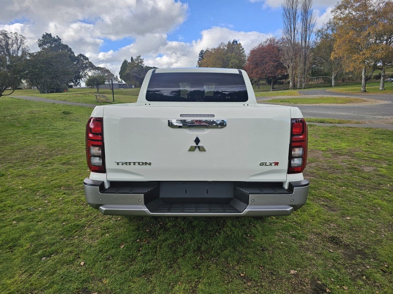 2025 Mitsubishi Triton DC GLXR 4WD 6AT 2.4D image 4