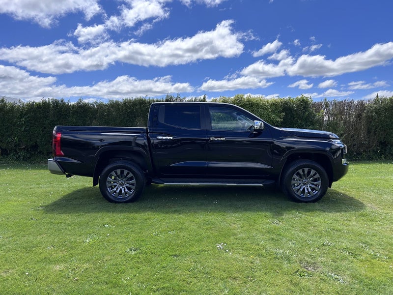 2025 Mitsubishi Triton DC GLXR 4WD 6AT 2.4D - N... image 4