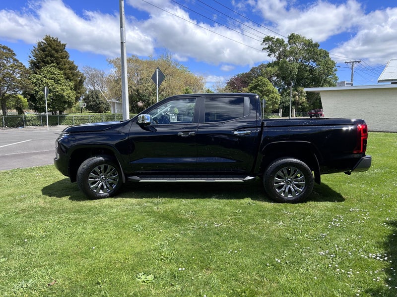 2025 Mitsubishi Triton DC GLXR 4WD 6AT 2.4D - N... image 5