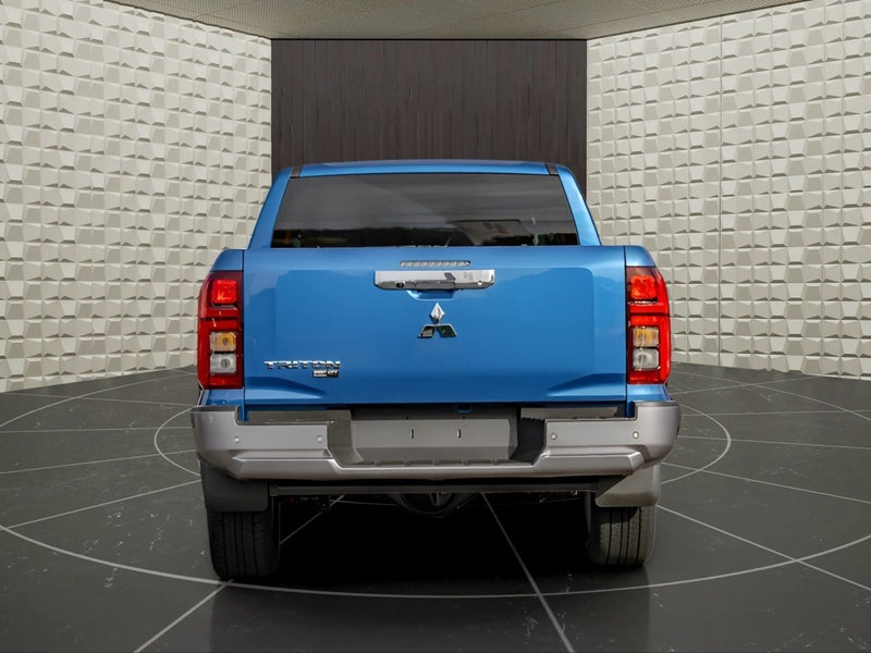 2025 Mitsubishi Triton Dc Glxr 6At 2.4Dt image 4