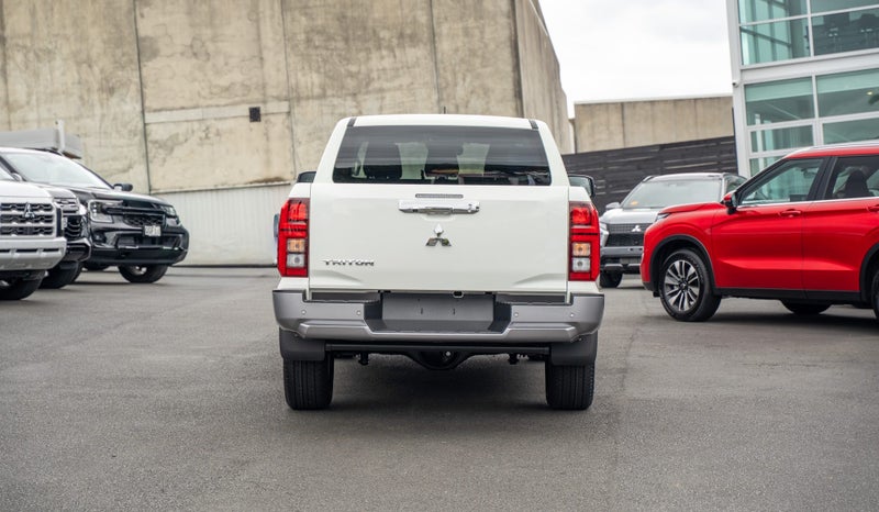 2025 Mitsubishi Triton Dc Glxr 6At 2.4Dt image 4