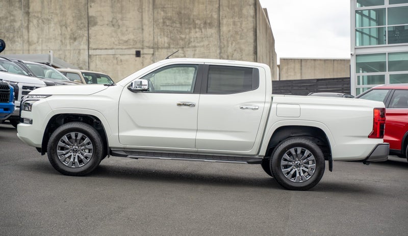 2025 Mitsubishi Triton Dc Glxr 6At 2.4Dt image 5