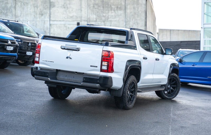 2025 Mitsubishi Triton Dc Gsr 4Wd 6At 2.4Dt image 2