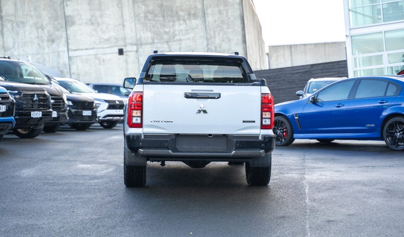 2025 Mitsubishi Triton Dc Gsr 4Wd 6At 2.4Dt image 4