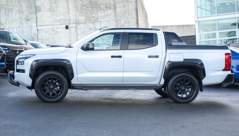 2025 Mitsubishi Triton Dc Gsr 4Wd 6At 2.4Dt image 5