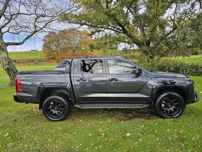 2025 Mitsubishi Triton DC GSR 4WD 6AT 2.4DT image 4