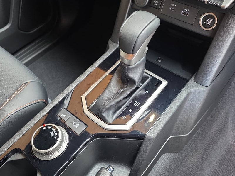 2025 Mitsubishi Triton DC GSR 4WD 6AT 2.4DT image 4