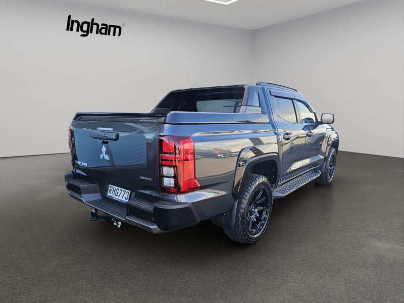 2025 Mitsubishi Triton DC GSR 4WD 6AT 2.4DT image 3