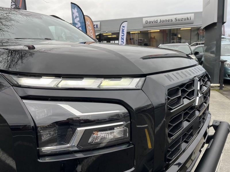 2025 Mitsubishi Triton DC GSR 4WD 6AT image 2