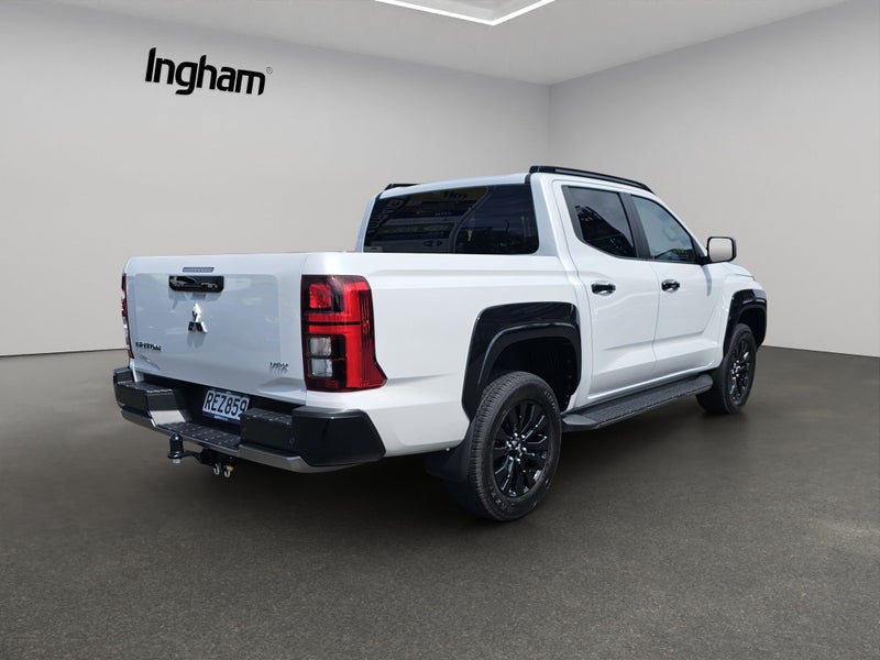 2025 Mitsubishi Triton DC VRX 4WD 6AT 2.4DT image 3