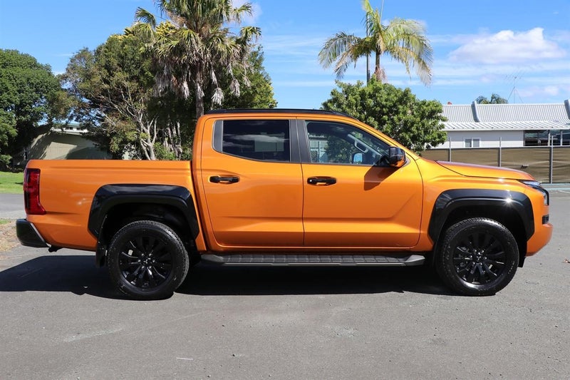 2025 Mitsubishi Triton DC VRX 4WD 6AT 2.4DT image 4