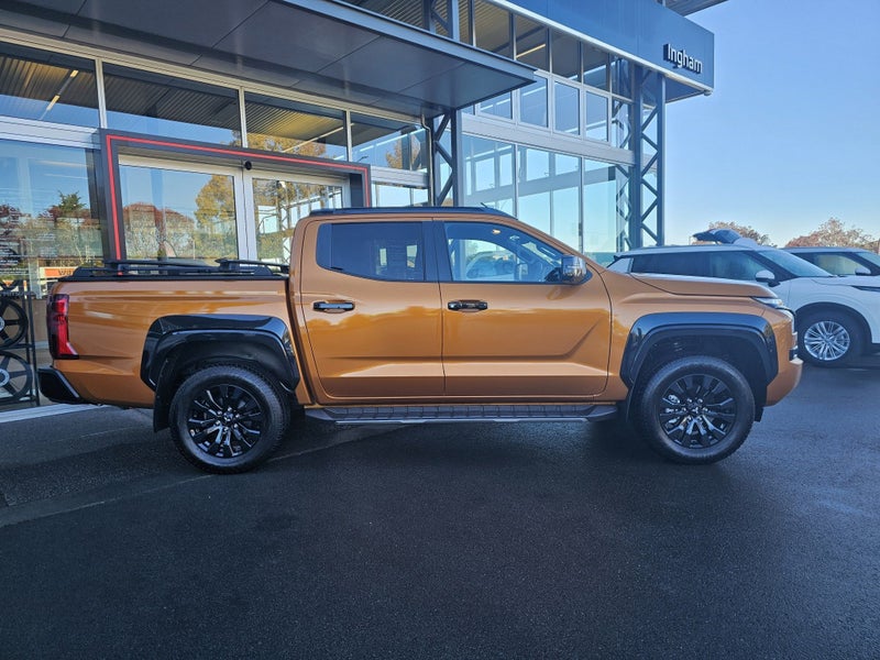2025 Mitsubishi Triton DC VRX 4WD 6AT 2.4DT image 3