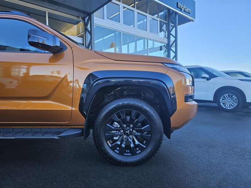 2025 Mitsubishi Triton DC VRX 4WD 6AT 2.4DT image 4