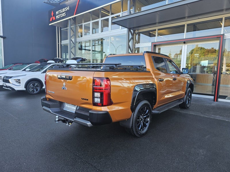 2025 Mitsubishi Triton DC VRX 4WD 6AT 2.4DT image 5