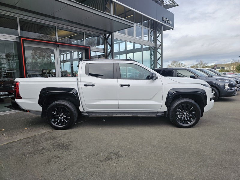 2025 Mitsubishi Triton DC VRX 4WD 6AT 2.4DT image 3