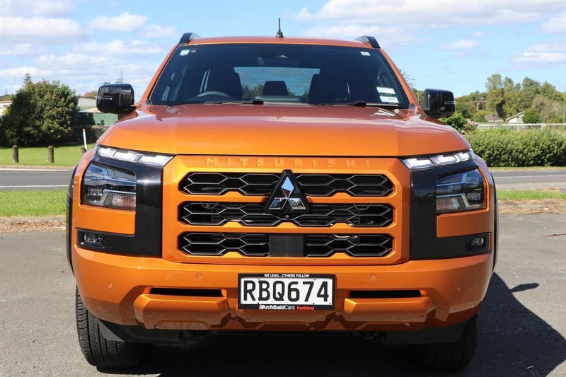 2025 Mitsubishi Triton DC VRX 4WD 6AT 2.4DT image 2