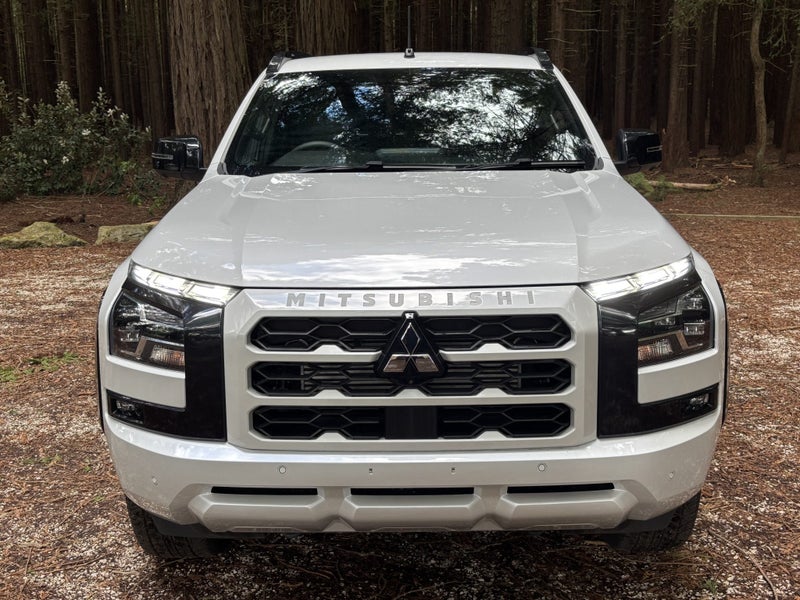 2025 Mitsubishi Triton Dc Vrx 4Wd 6At 2.4Dt image 2