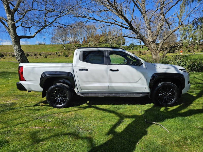 2025 Mitsubishi Triton DC VRX 4WD 6AT 2.4DT image 2