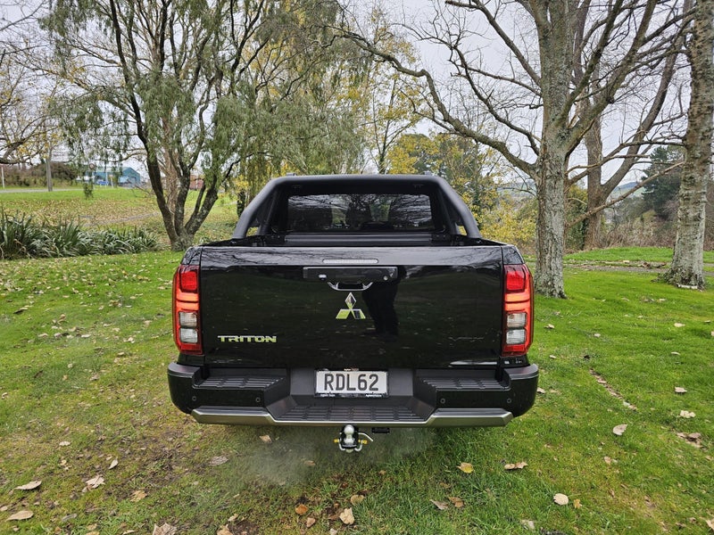 2025 Mitsubishi Triton DC VRX 4WD 6AT 2.4DT image 4