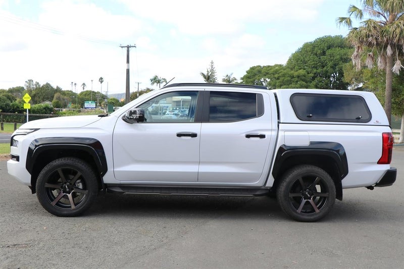 2025 Mitsubishi Triton DC VRX 4WD 6AT 2.4DT image 5