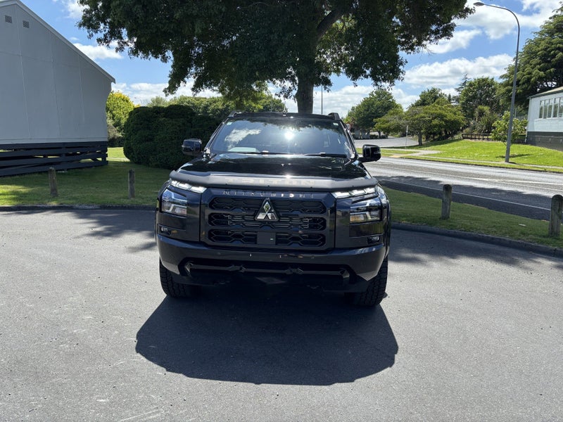 2025 Mitsubishi Triton DC VRX 4WD 6AT 2.4DT AUT... image 2