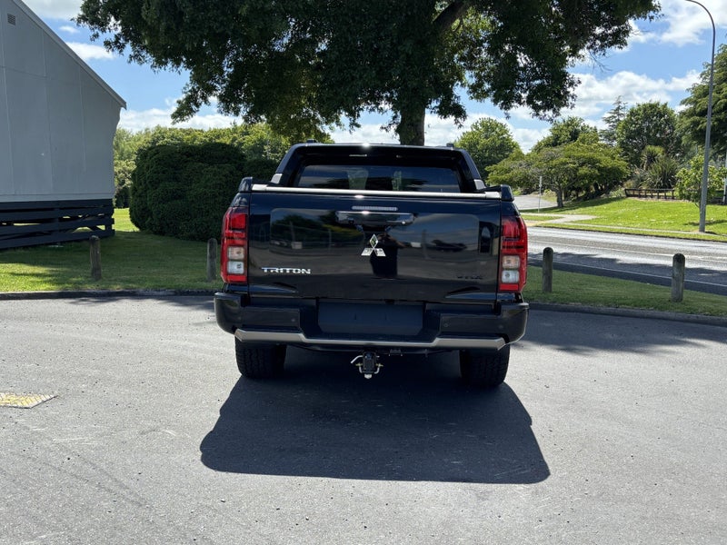 2025 Mitsubishi Triton DC VRX 4WD 6AT 2.4DT AUT... image 5