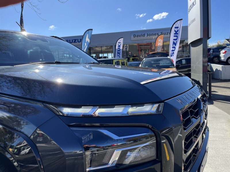 2025 Mitsubishi Triton DC VRX 4WD 6AT image 2
