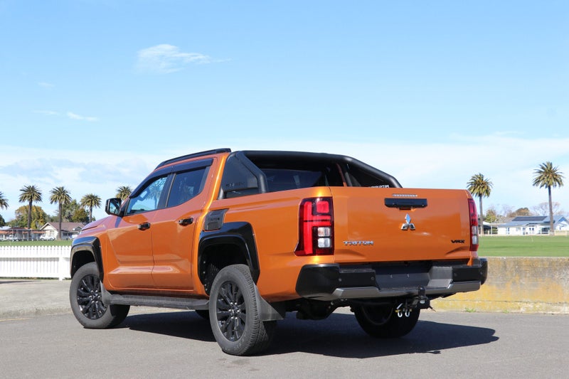 2025 Mitsubishi Triton DC VRX 4WD 6AT image 2