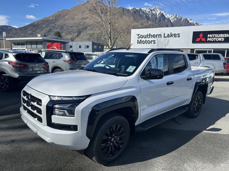 2025 Mitsubishi Triton DC VRX 4WD 6AT image 1