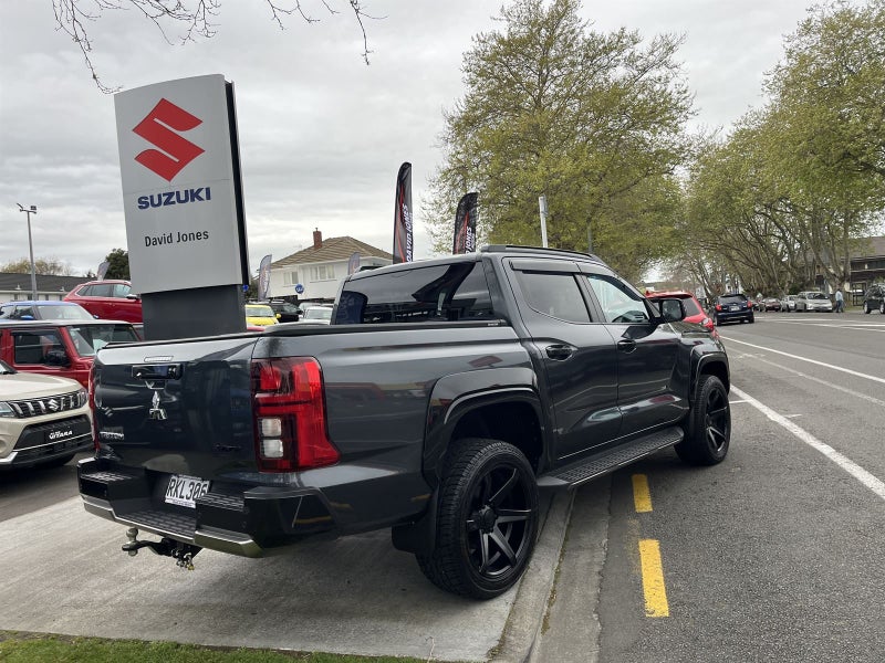 2025 Mitsubishi Triton DC VRX 4WD 6AT image 5