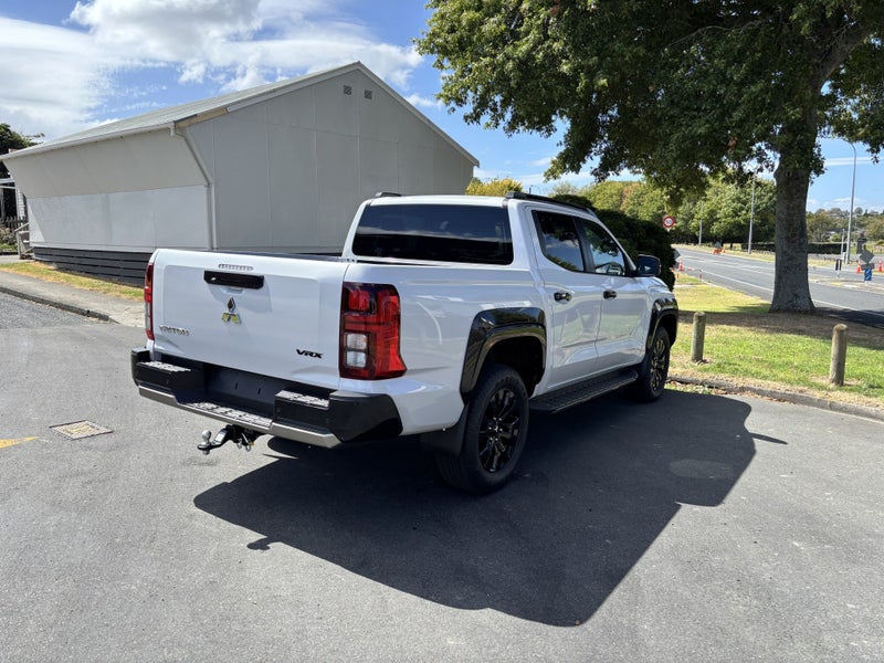2025 Mitsubishi Triton DC VRX 6AT 2.4DT 2WD AUT... image 4