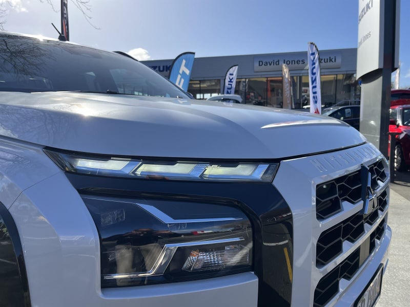 2025 Mitsubishi Triton DC VRX 6AT image 2